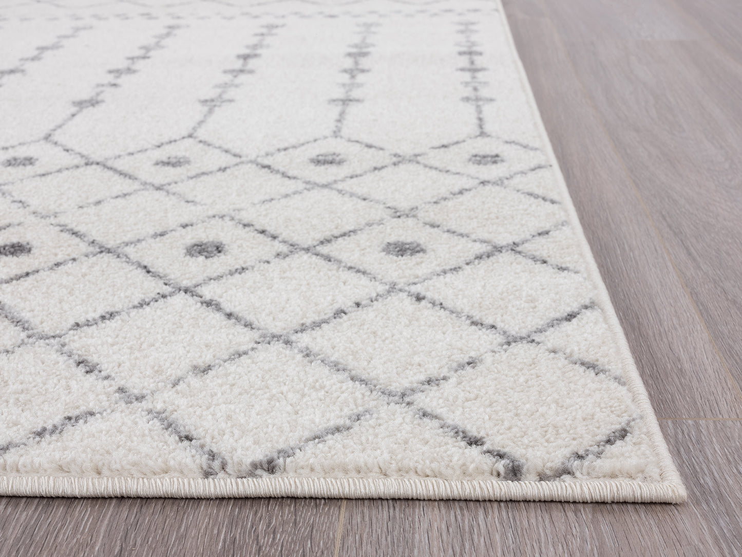 Moroccan Diamond Linear Pattern