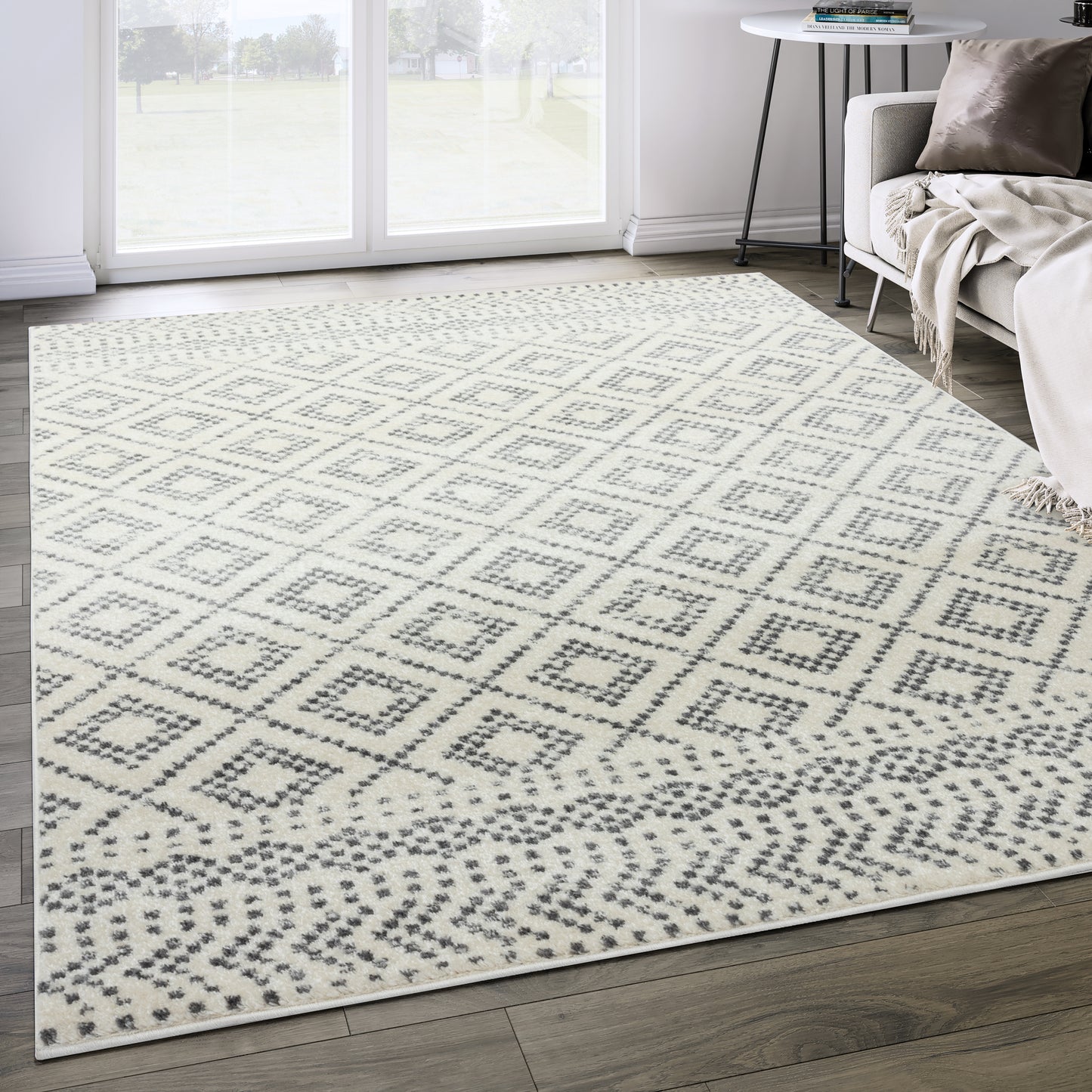 Ivory Grey Diamond Trellis