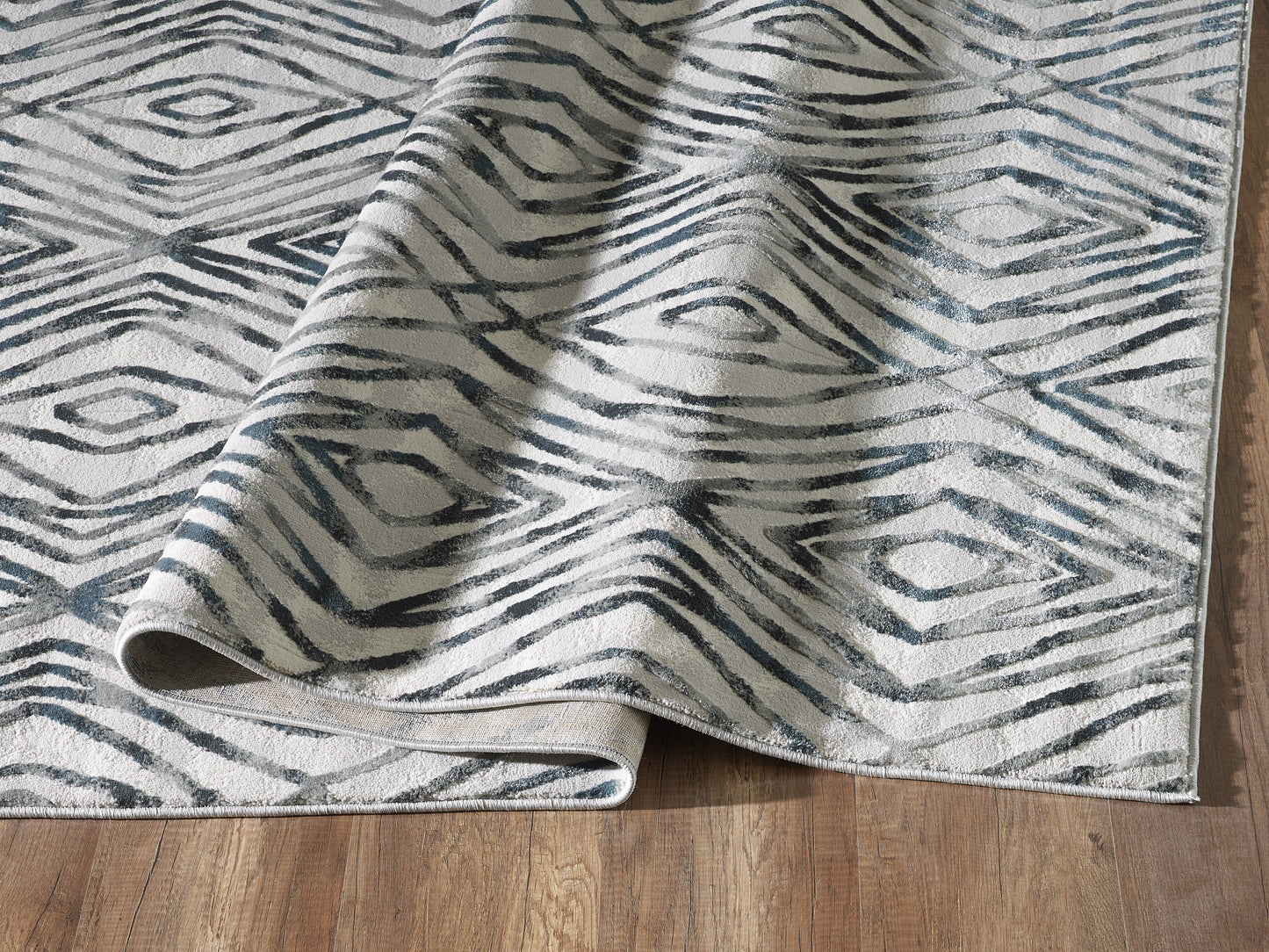 Multi-Diamond Grey